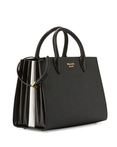 Prada Black Vitello Phenix Leather Shoulder Camera Bag – Queen Bee of  Beverly Hills