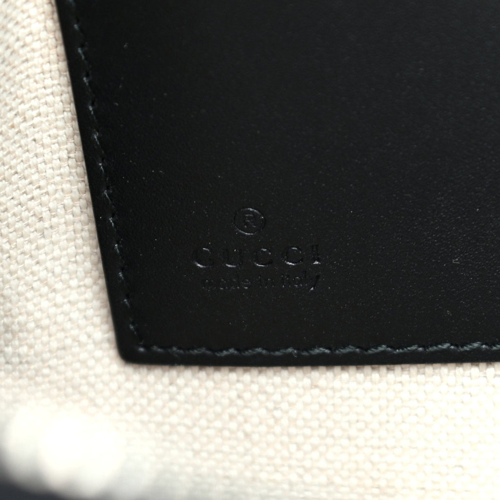 Gucci GG Supreme Clutch Bag – LuxuryPromise