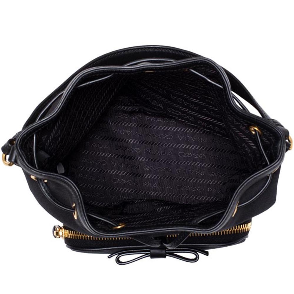 Patent leather clutch bag Prada Black in Patent leather - 35303727