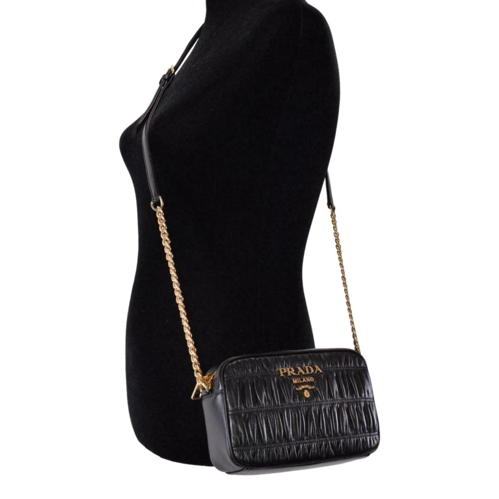 Galleria leather handbag Prada Black in Leather - 21060511