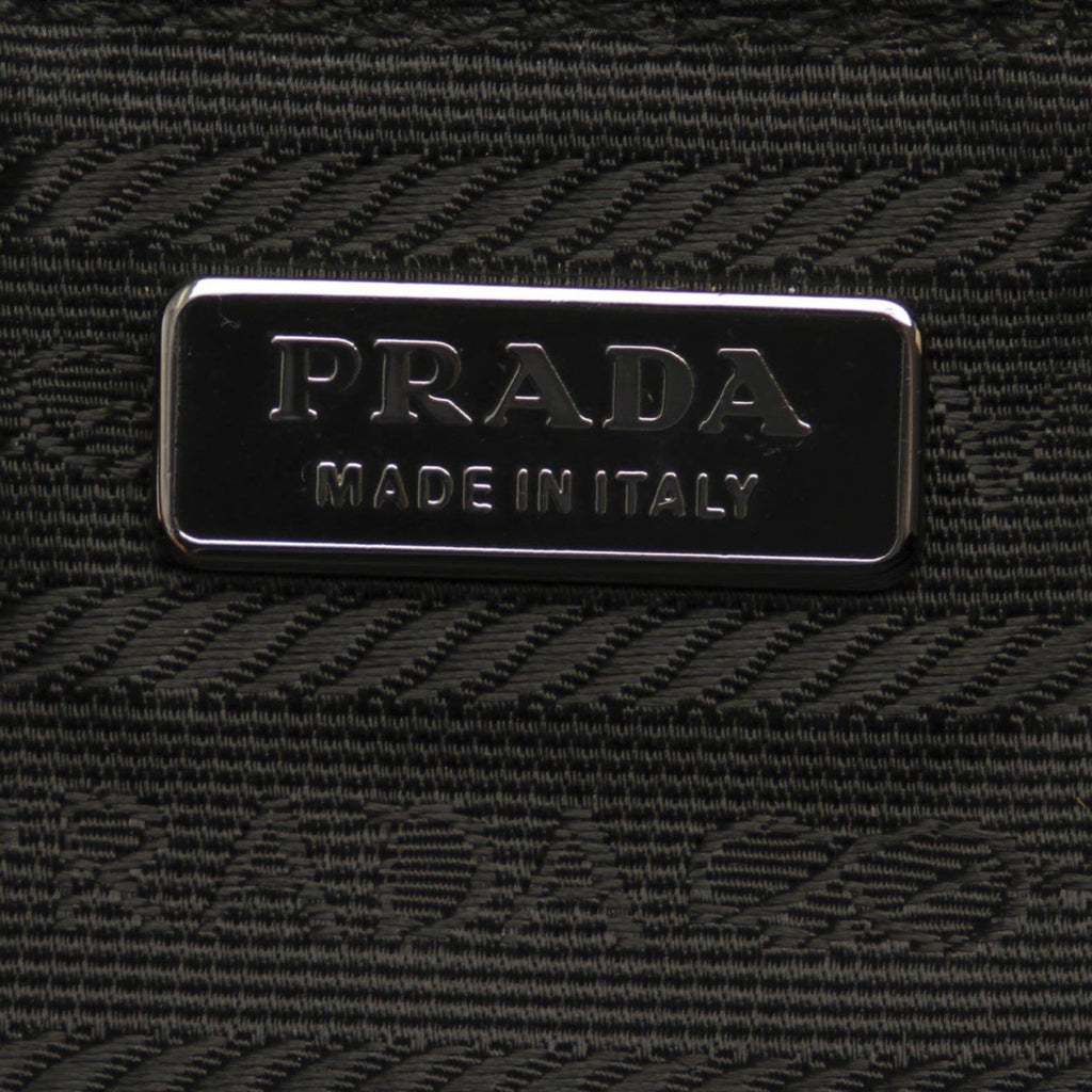 Clutches Prada - Logo plaque nylon pouch - 2NA019064002