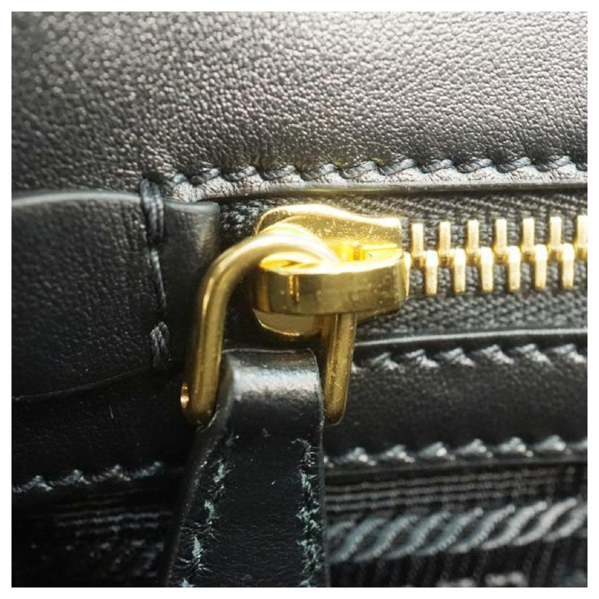 Prada Saffiano Borsa Black Leather Shoulder Tote Handbag – Queen Bee of ...